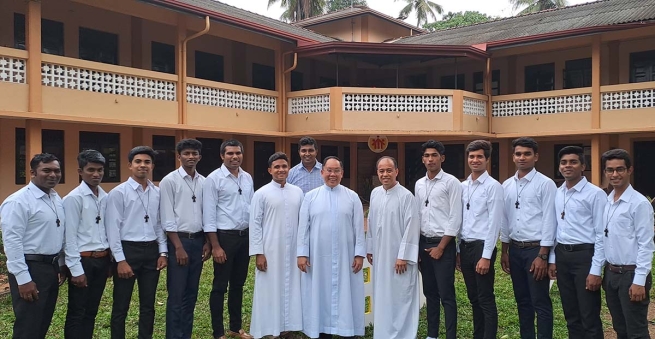 Sri Lanka - Il Consigliere Generale per le Missioni visita il prenoviziato salesiano dello Sri Lanka
