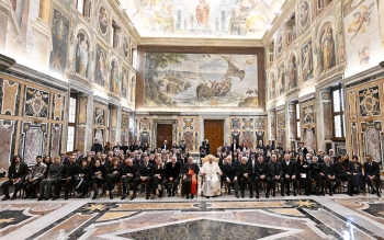 Watykan – “Pokój jest syntezą tego całego dobra, którego możemy pragnąć”: papież Franciszek spotyka się z artystami biorącymi udział w Koncercie Bożonarodzeniowym