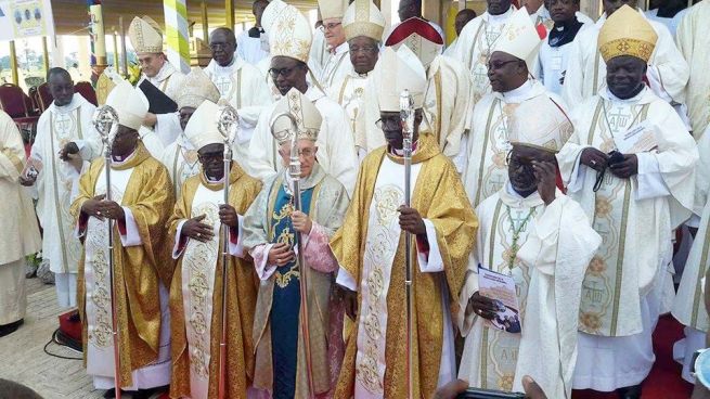 Guinea Ecuatorial - Ordenación Episcopal del salesiano Miguel Angel Nguema Bee