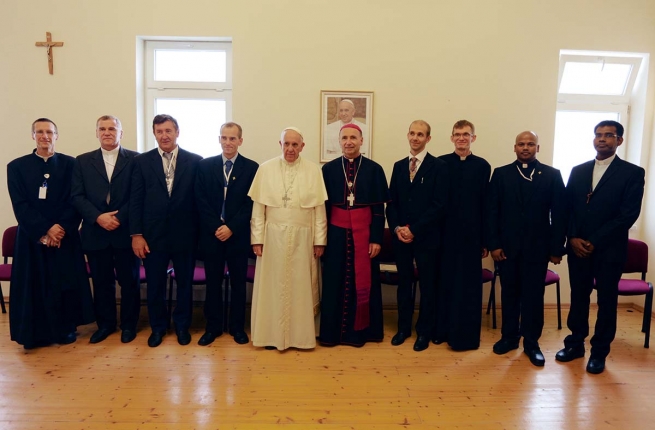 Azerbaigian – Papa Francesco “perde tempo” con la Famiglia Salesiana a Baku e incoraggia i coadiutori