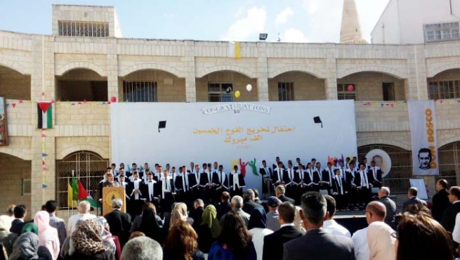 Palestina - La cerimonia di consegna dei diplomi alla Salesian Technical School
