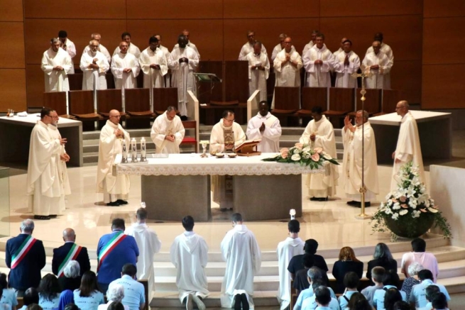 Italia - El Rector Mayor rinde homenaje a Castelnuovo Don Bosco, la colina de la bendición