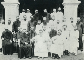 Macao - Saint Louis Versiglia avec un groupe de missionnaires