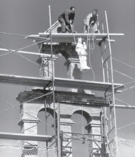 Espagne - La restauration de l'église salésienne de Montilla en décembre 1988