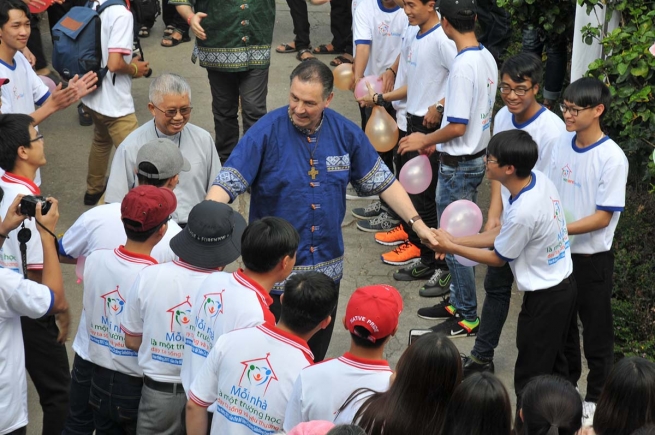 Vietnam – “Giovani, scoprite il sogno che Dio ha per ciascuno di voi!”