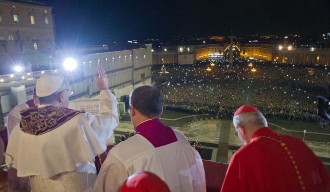 Vaticano – El Cardenal Bergoglio propuso: “Un Pontífice que ayude a salir hacia las periferias existenciales”