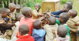 Ruanda – Novos poços levam água potável ao oratório salesiano de Kabgayi