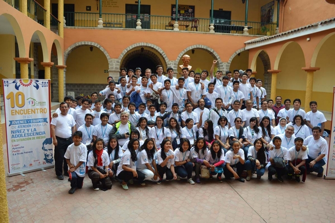 Perù – Giovani a rischio ed équipe di assistenza per bambini e adolescenti