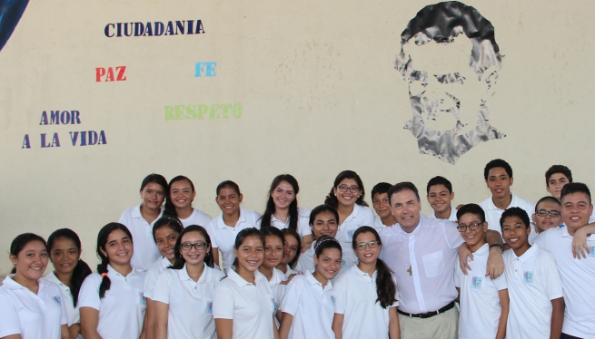 Nicaragua - Rector Mayor: “la generosidad y la donación se convierten en frutos de vida”