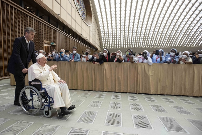 Vaticano – El Papa a las Superioras Generales del UISG: "Cuento con ustedes en este proceso sinodal"