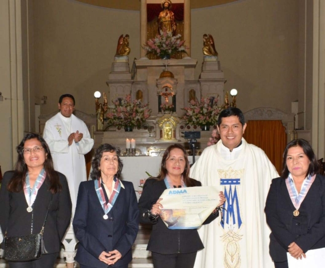 Peru – ADMA in Magdalena del Mar renew their commitment to love the Blessed Virgin and spread devotion to the Help of Christians