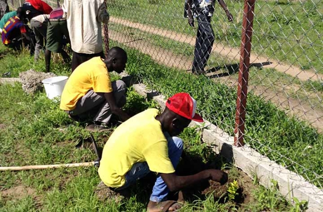 South Sudan - The children of Don Bosco School love and care for Creation