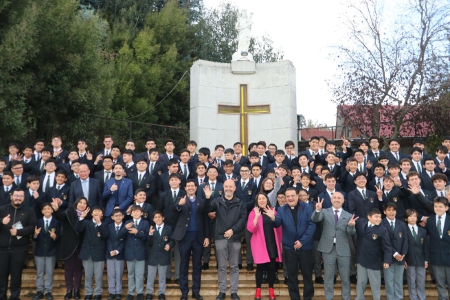 Chile – The Vicar of the Rector Major blesses the St Dominic Savio Hall at the Salesians in Concepción
