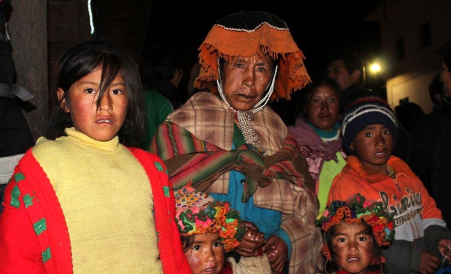 Pérou – “ Santurantikuy” : une fête de Noël où on pense aux pauvres