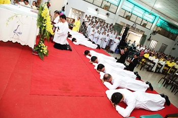 Wietnam – 9 nowych salezjanów diakonów