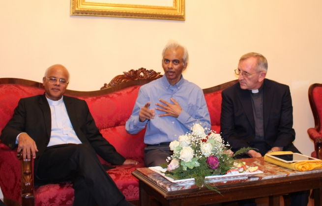 Vatican - Fr Tom Uzhunnalil finally among confreres, in St. Peter shadow