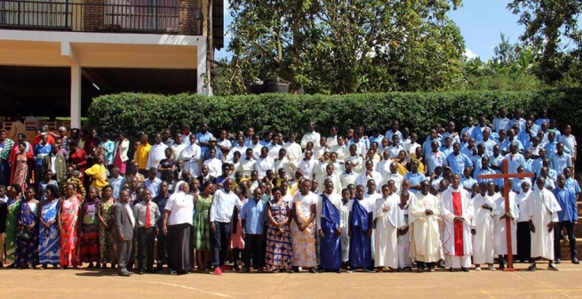 Rwanda - "Don Bosco Muhazi" celebrates feast of Mary Help of Christians with Mass, sacraments, awarding of diplomas