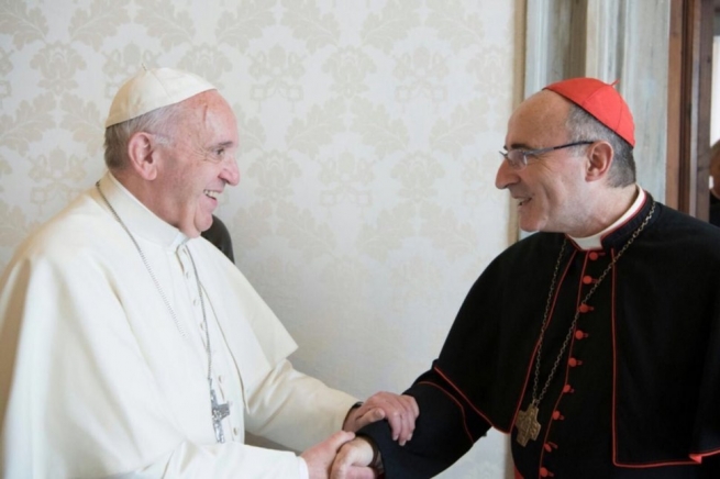 Vaticano – Un mate, un libro y un pedido: El Cardenal Daniel Sturla con Papa en el Vaticano