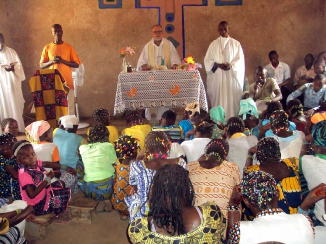 Guinée Conakry - « La Mission continue ». Père Lorenzo Campillo plus de 30 ans apporte l’Evangile
