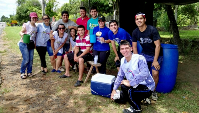Paraguai ­­- O Movimento Juvenil Salesiano (MJS) a serviço dos peregrinos da Virgem de Caacupé