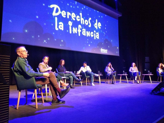 España – Jornada Mundial por la Infancia: “Desde los sueños hasta la realidad”