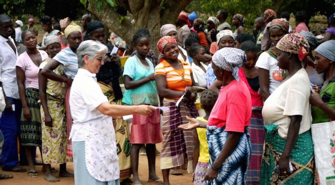 Mozambique – Sor Teixeira, "la madre" de muchas niñas