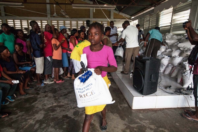 Haiti - Salesians continue to distribute aid and are already planning on rebuilding
