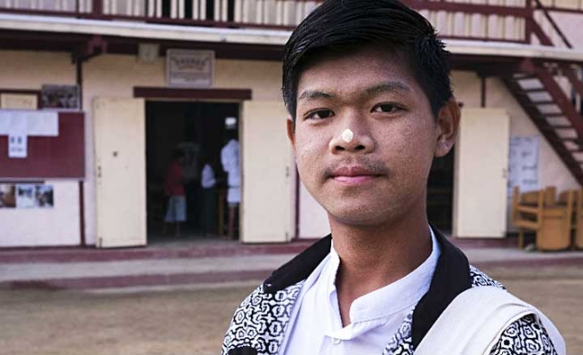 Myanmar – Una giornata con Maung Zaw Oo