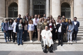Vaticano – Broche de oro al Curso “Acompañando cuando el trauma golpea 2024” – Encuentro con el Papa y el Rector Mayor