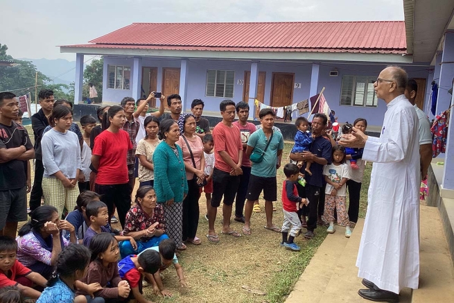 Índia – Dom Thomas Menamparampil SDB em uma missão solitária de paz no estado de Manipur afetado pela violência