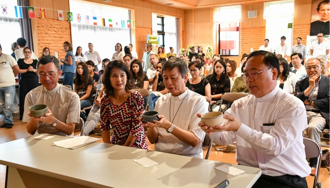 Japonia – Arcybiskup Savio Hon Tai Fai, salezjanin, spotkał się z młodzieżą w Nagasaki