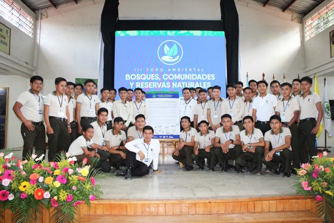 Guatemala – Fórum Ambiental no Centro Educativo Dom Bosco, de São Pedro Carchá