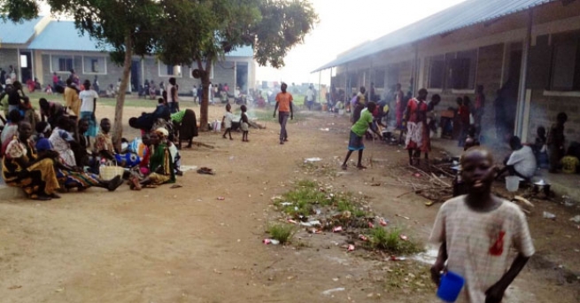 Sudão do Sul – A fome declarada leva centenas de famílias em busca de ajuda entre os Salesianos