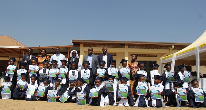 Rwanda – Chiusura dell’anno accademico 2023: un evento straordinario presso l’asilo e scuola primaria “Don Bosco” di Kimihurura