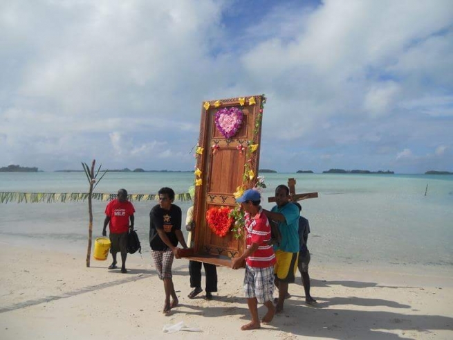 Islas Salomón - Misericordia para todos: La puerta Santa itinerante que recorre la diócesis de Gizo