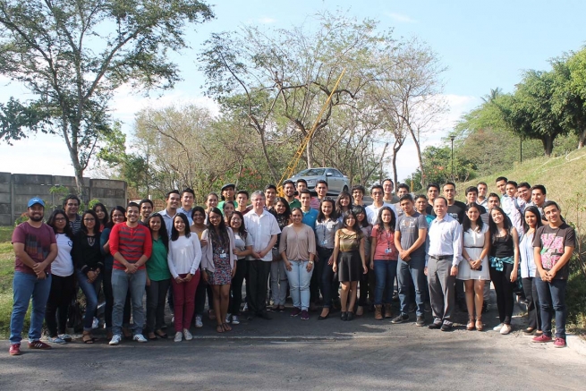 El Salvador – “Uma opção de vida em meio a uma história de violência”: Universidad Bon Bosco