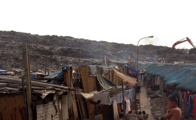 Etiopía – Arrastrados por una avalancha de basura: una tragedia de la pobreza