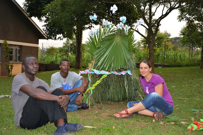 Uganda – « Il y a des jeunes qui ont besoin de temps et de prière pour retourner sur le droit chemin »