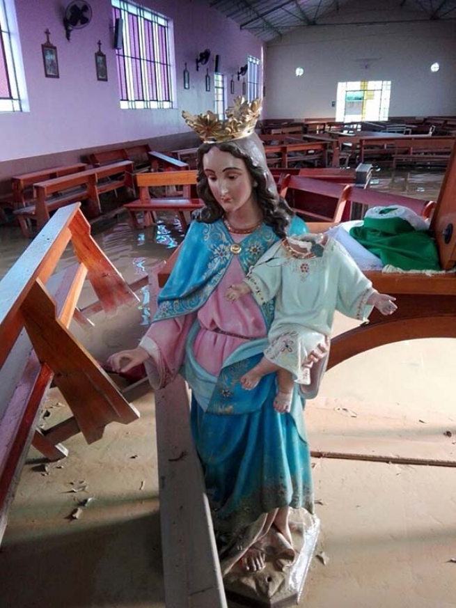 Perù – Le inondazioni colpiscono l’opera di Piura; i Salesiani impegnati ad aiutare i bisognosi