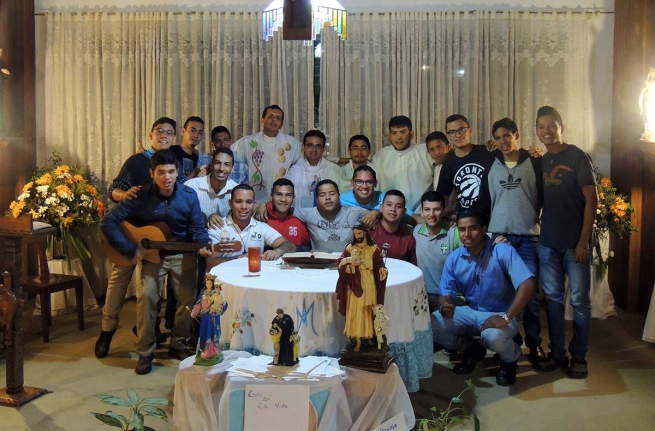 Venezuela – En medio de la violencia y muerte, una luz de esperanza y alegría por los 14 Pre-novicios Salesianos