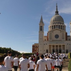 Italia - Encuentro MJS y Profesiones Perpetuas en el Colle Don Bosco: “Esperanzados por su Amor”