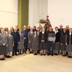 RMG - Una alegre reunión: los consejeros generales SDB y HMA se encuentran para la celebración de la Navidad