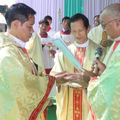 Índia – Ordenado o 1º Sacerdote salesiano de Arunachal Pradesh: fruto de anos de dedicação missionária