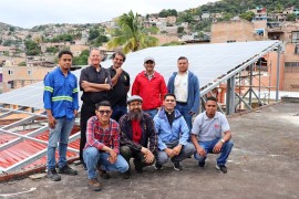 Honduras - La paroisse Marie Auxiliatrice de Comayagüela fait un pas en avant vers la durabilité grâce à l'installation de panneaux solaires