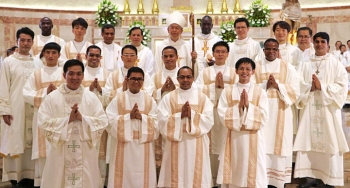 Philippines - Ordination de 14 diacres