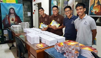 Filipinas - Los prenovicios visitan el “Don Bosco Pres” de Makati