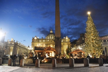 Vaticano – Inaugurazione dell’Albero di Natale e del Presepio in Piazza San Pietro