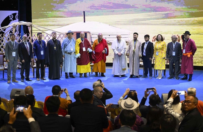 Mongolia – Rodzina Salezjańska służy Ojcu Świętemu w czasie jego podróży apostolskiej