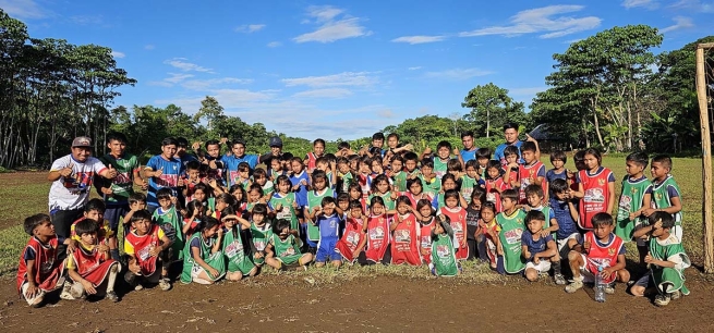 Ecuador – Scuole calcio “Yankuam Jintia”: un “gol” nella missione educativa-evangelizzatrice in favore del popolo Achuar