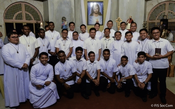 Philippines - Eleven new novices and 12 Salesians renew vows